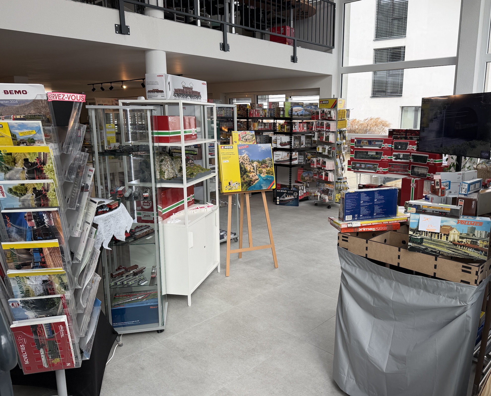 Vue intérieure du magasin Swiss Hobby à Rolle